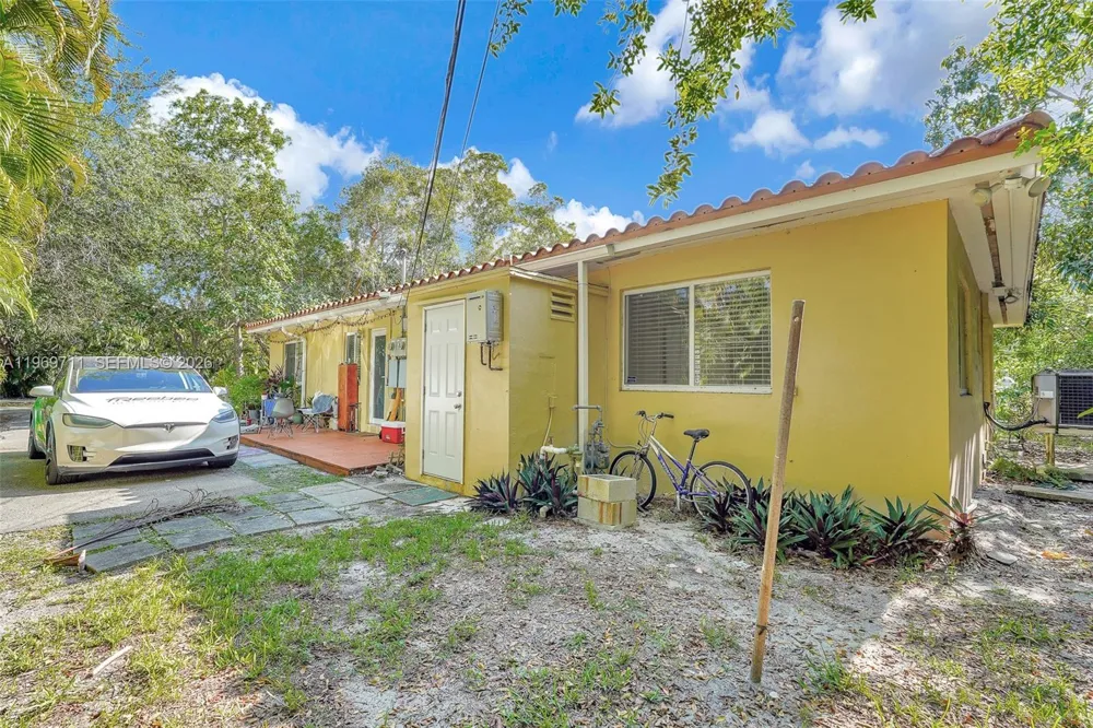 11919 NE 8th av Biscayne Park, FL 33161