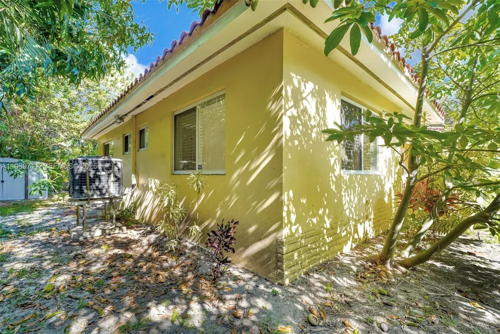 11919 NE 8th av Biscayne Park, FL 33161