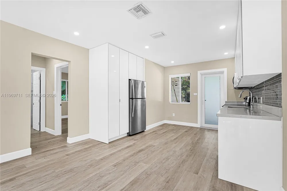 11919 NE 8th av Biscayne Park, FL 33161