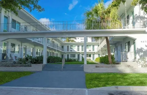 9270 E Bay Harbor Dr #10B