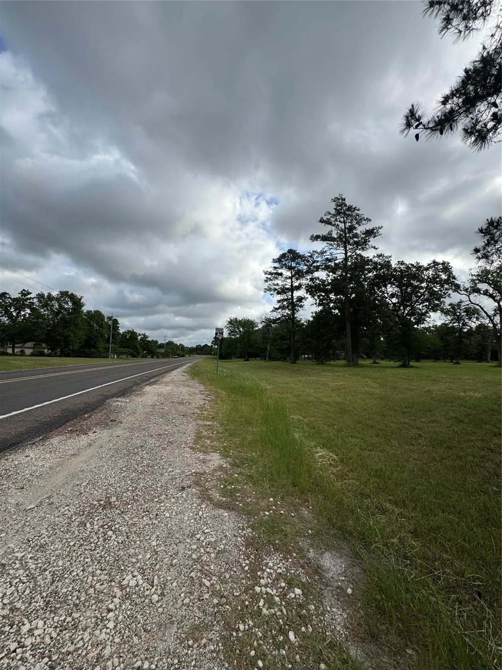 Fm 1696 E Huntsville, TX 77340