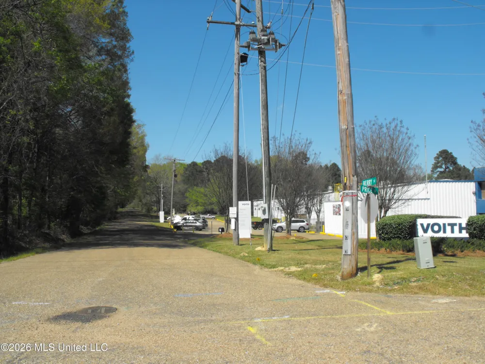 000 Berry Drive Florence, MS 39073