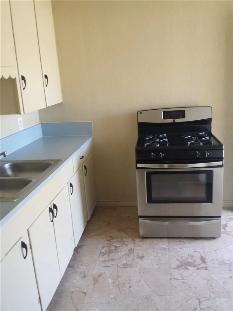 219 Tutt Avenue Taft, TX 78390