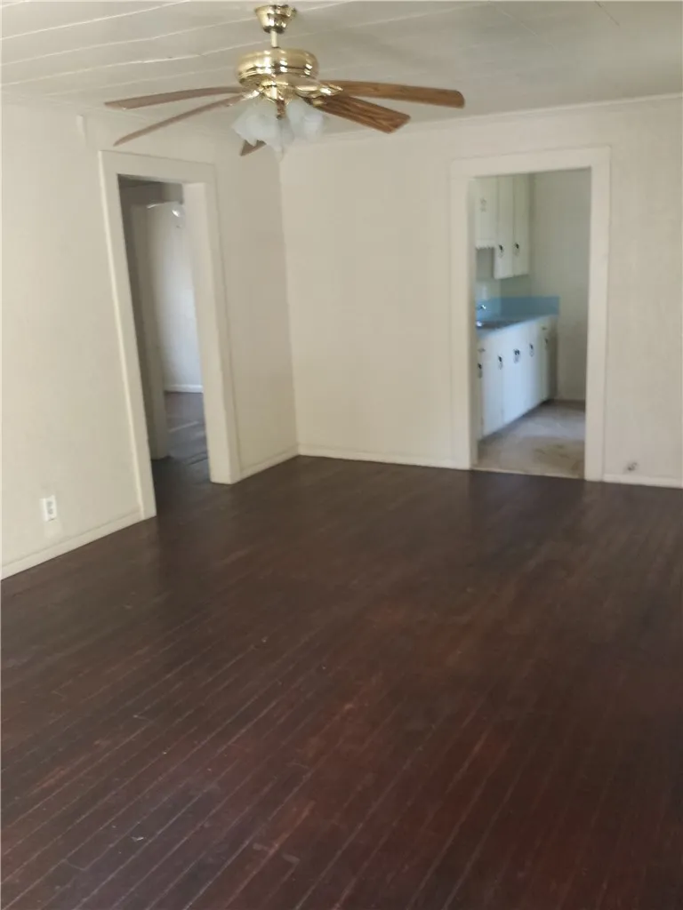 219 Tutt Avenue Taft, TX 78390