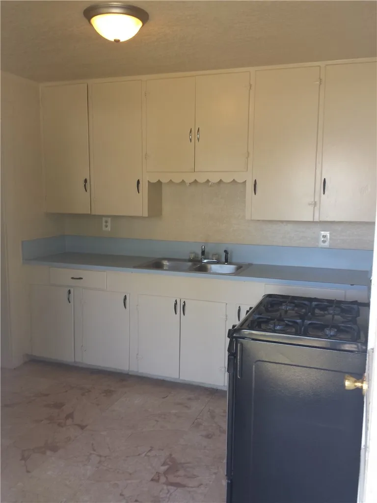 219 Tutt Avenue Taft, TX 78390