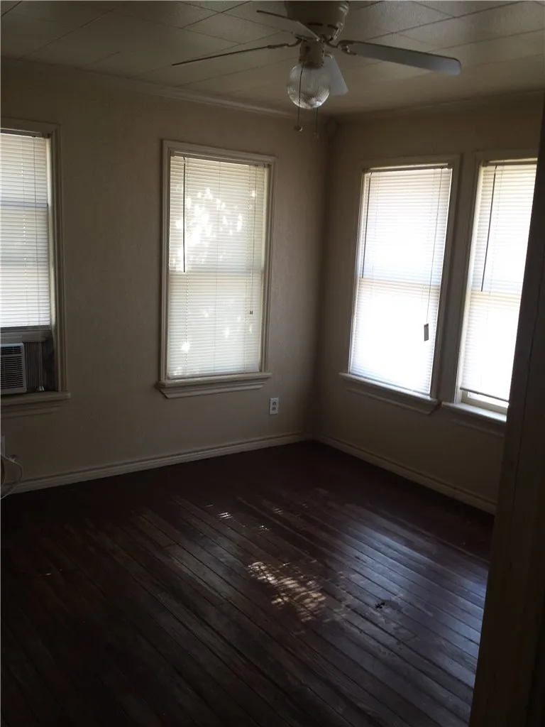 219 Tutt Avenue Taft, TX 78390