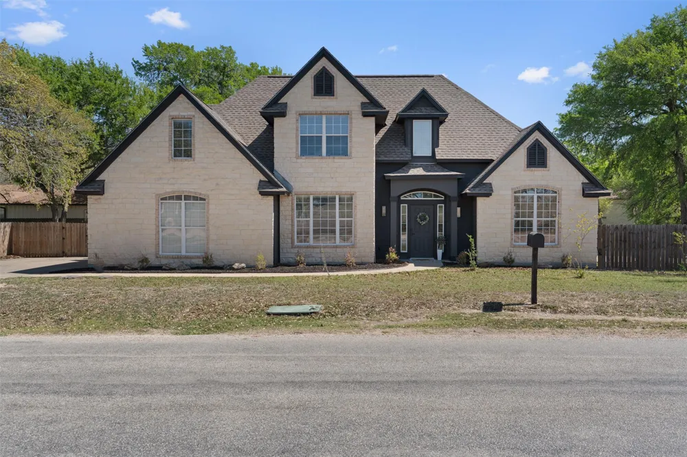 312 Country Club Drive La Grange, TX 78945