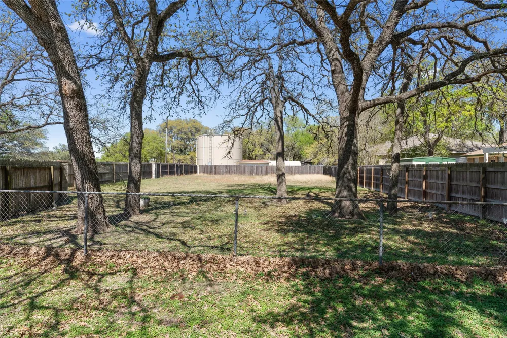 312 Country Club Drive La Grange, TX 78945