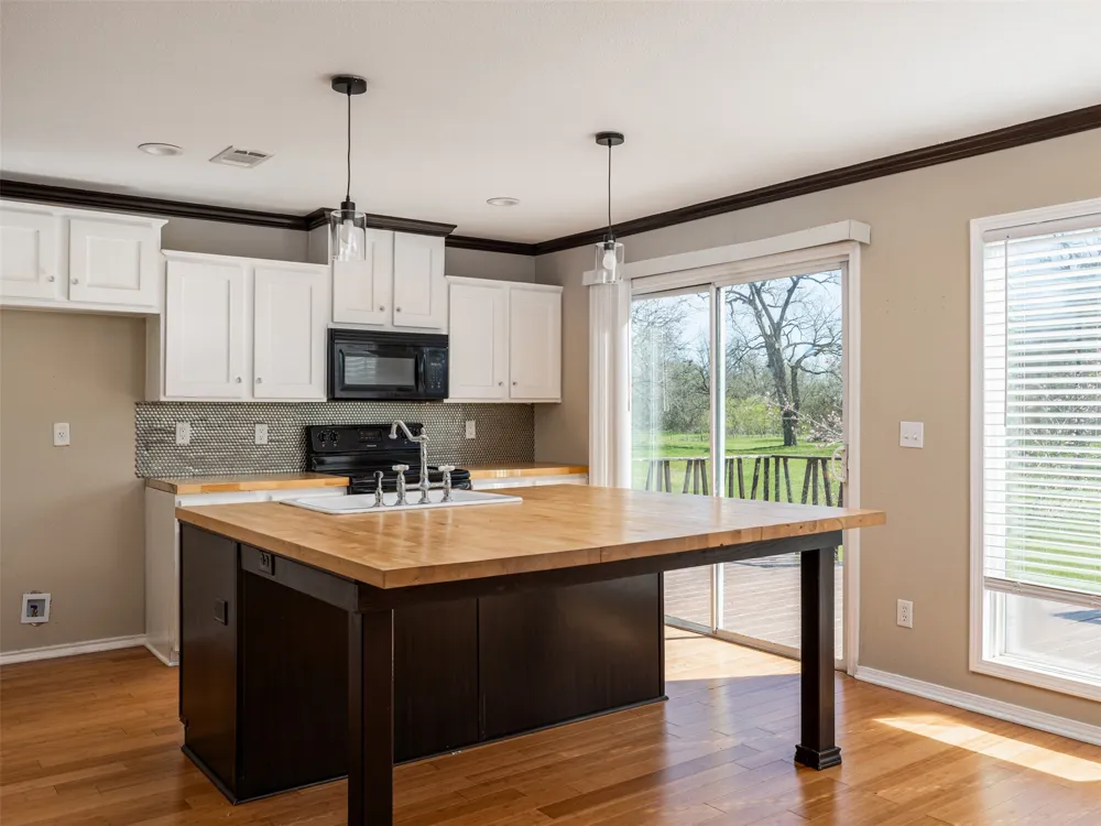 400 Private Road 4295 Rockdale, TX 76567