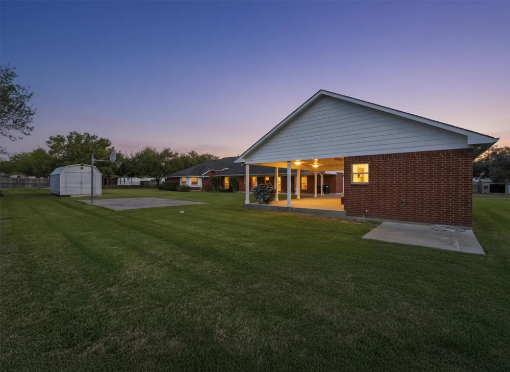 714 Louisiana Avenue Shiner, TX 77984