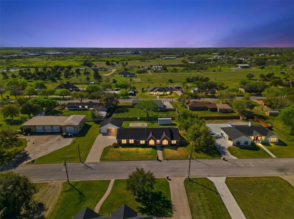 714 Louisiana Avenue Shiner, TX 77984