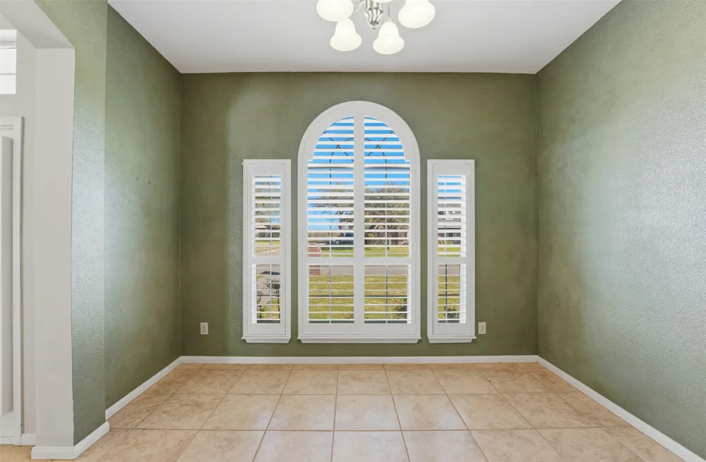714 Louisiana Avenue Shiner, TX 77984