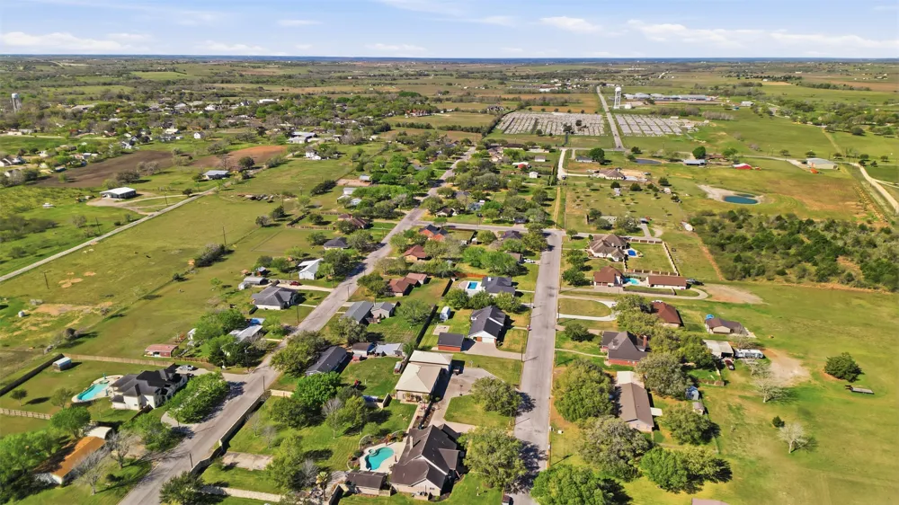 714 Louisiana Avenue Shiner, TX 77984