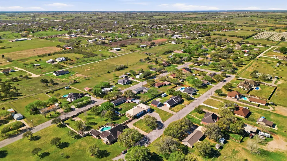 714 Louisiana Avenue Shiner, TX 77984