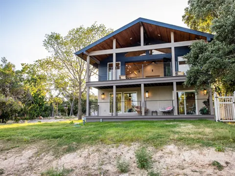 874 Lakebreeze Drive