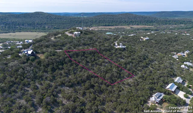 34 CAT CLAW MTN RD Concan, TX 78838