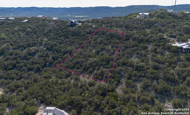 34 CAT CLAW MTN RD Concan, TX 78838