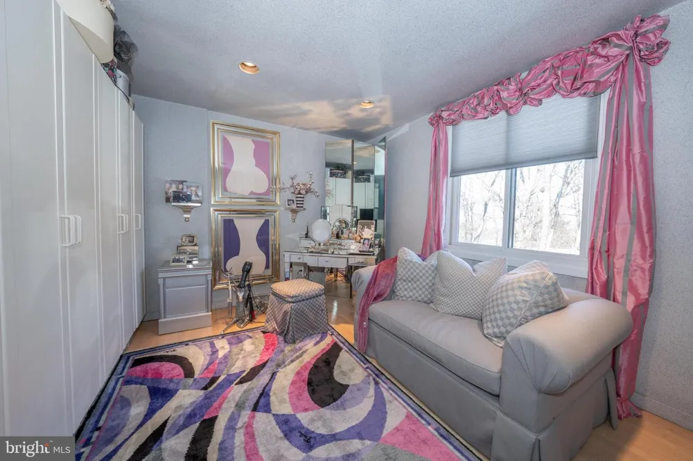 1335 VALLEY ROAD Villanova, PA 19085