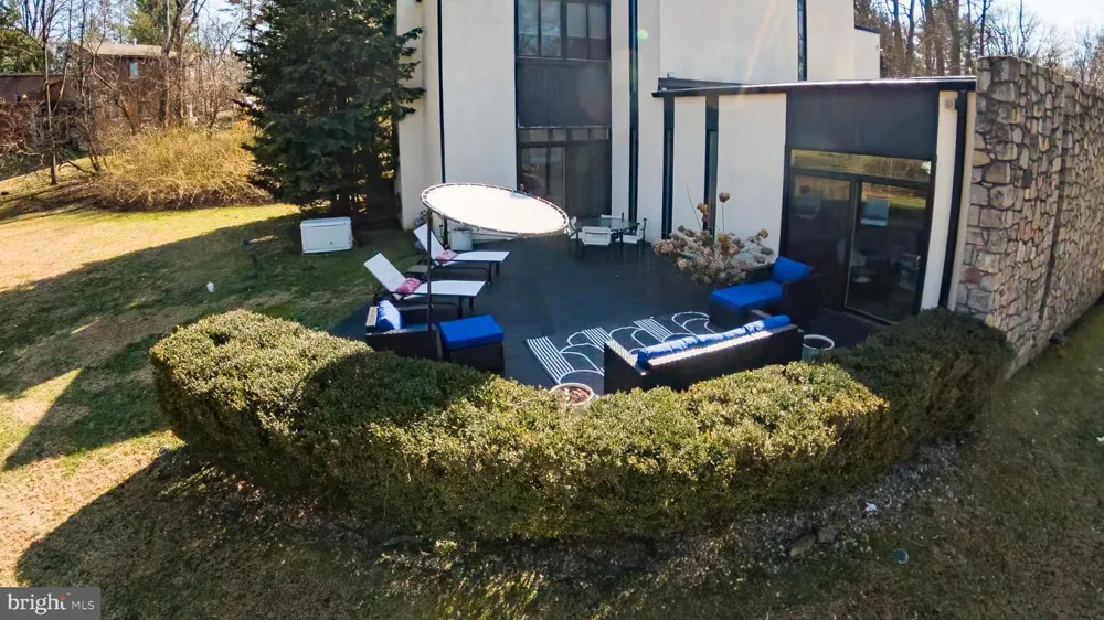 1335 VALLEY ROAD Villanova, PA 19085
