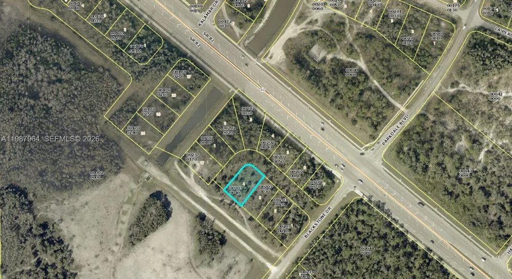 807 Fabian Cir Fort Myers, FL 33913