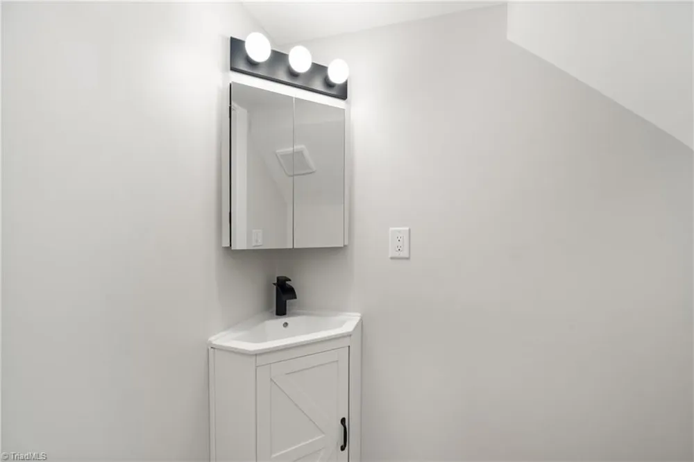 534 Virginia Drive Yadkinville, NC 27055