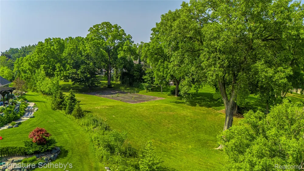 2475 LAKE ANGELUS ROAD W Lake Angelus City, MI 48326