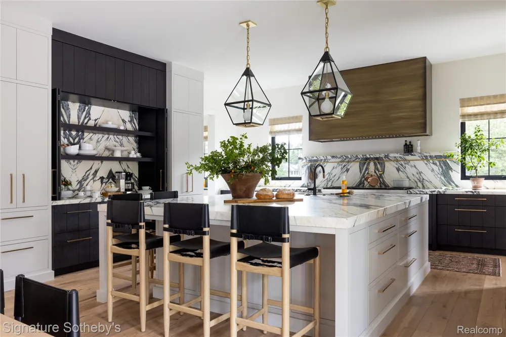 2475 LAKE ANGELUS ROAD W Lake Angelus City, MI 48326