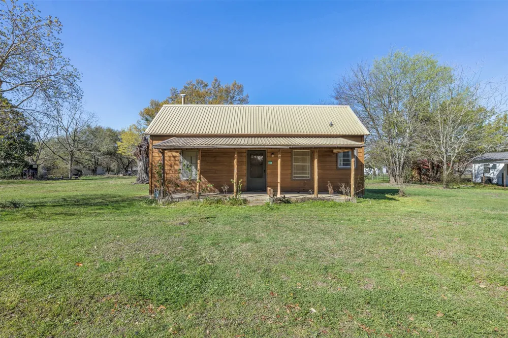 809 Main Street Lexington, TX 78947