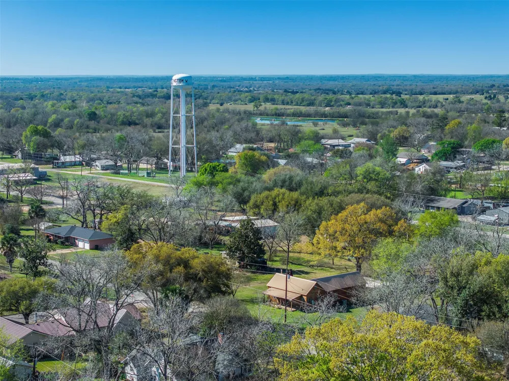 809 Main Street Lexington, TX 78947