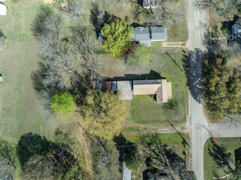 809 Main Street Lexington, TX 78947