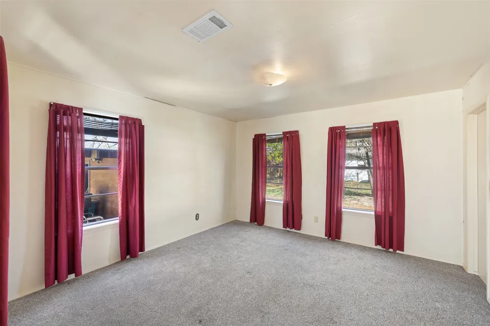 809 Main Street Lexington, TX 78947