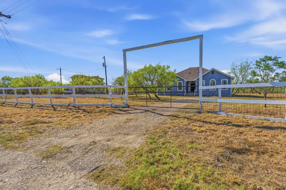 574 Highland Ranch Way Dale, TX 78616