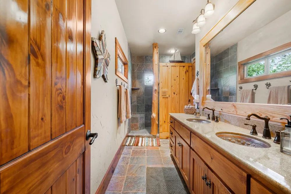 3702 County Rd 151 Bedias, TX 77831