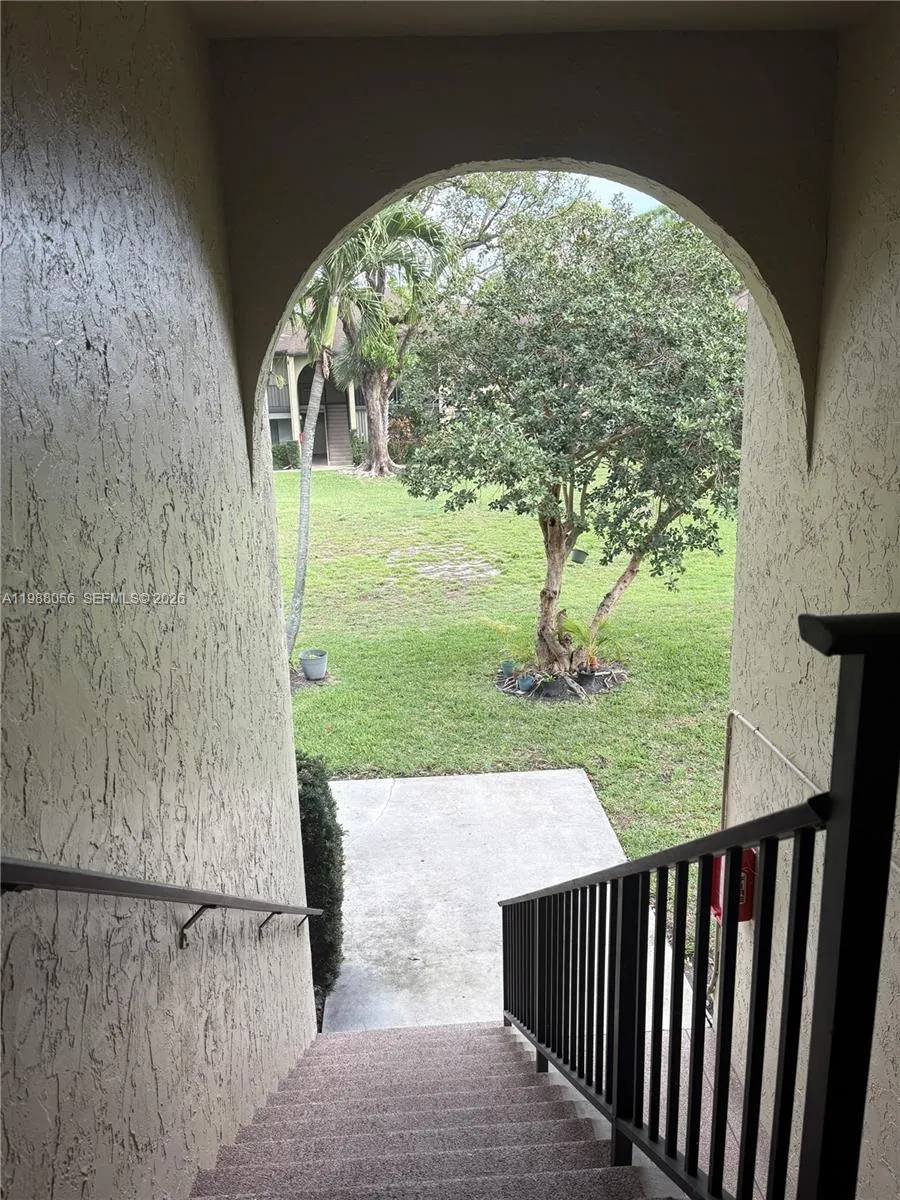 721 Sunny Pine Way #C2 Green Acres, FL 33415