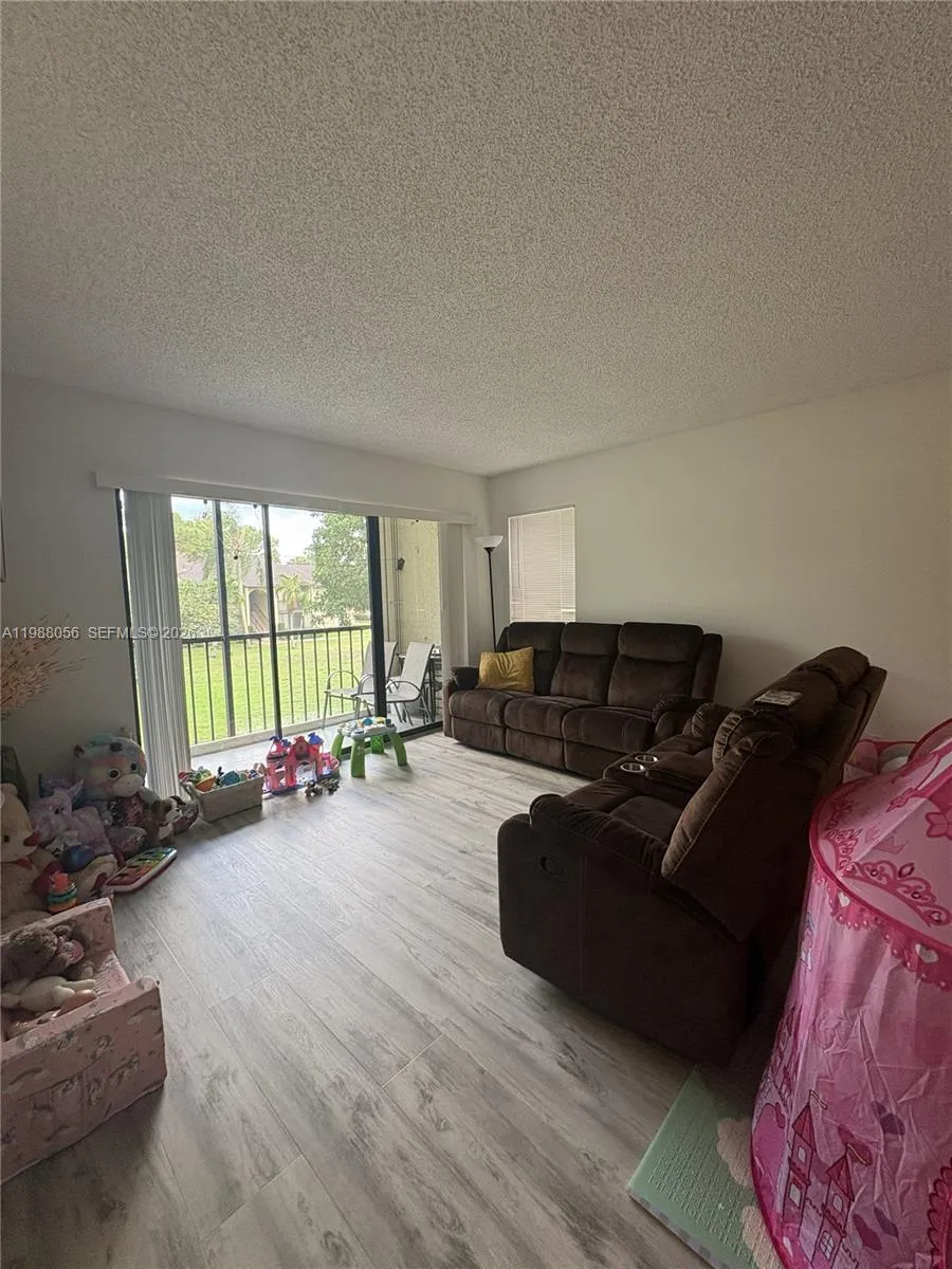 721 Sunny Pine Way #C2 Green Acres, FL 33415