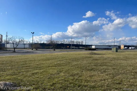 20800 Groesbeck Highway