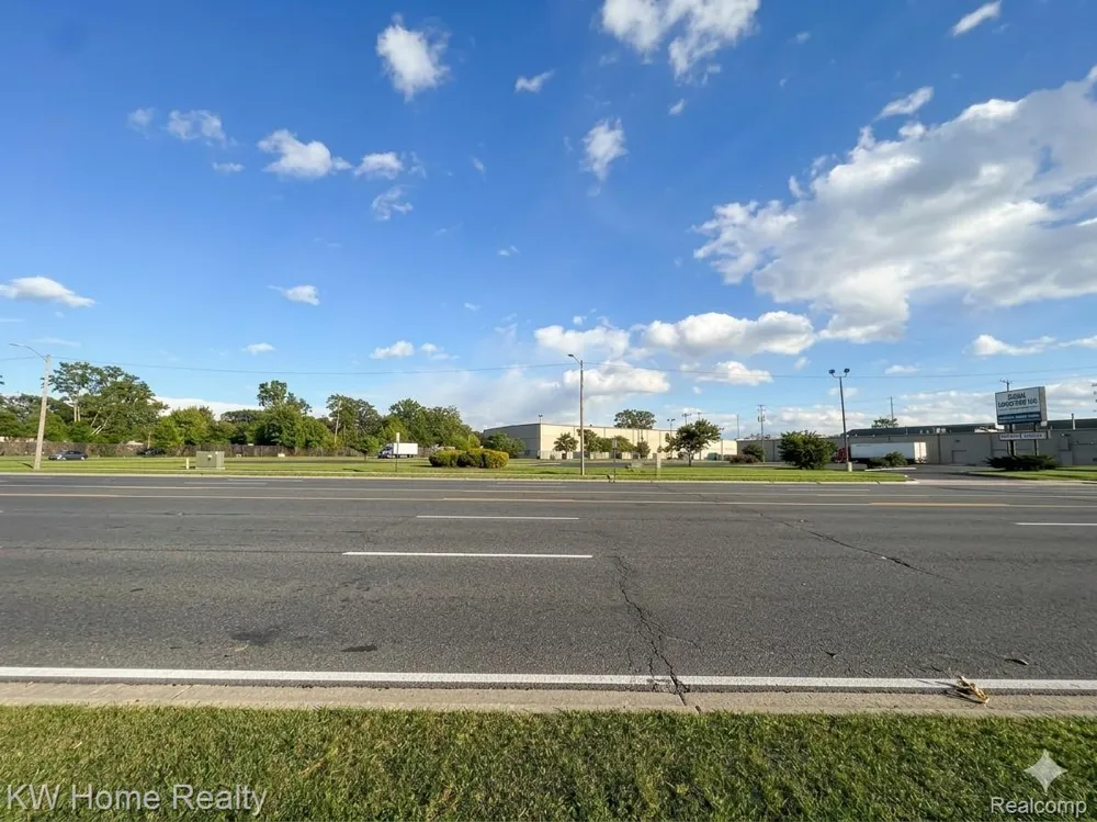 20800 Groesbeck Highway Warren City, MI 48089