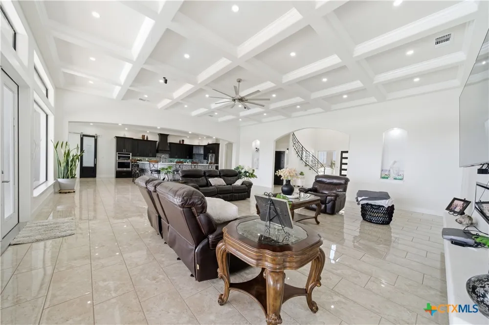 205 County Road 2727 Mico, TX 78056