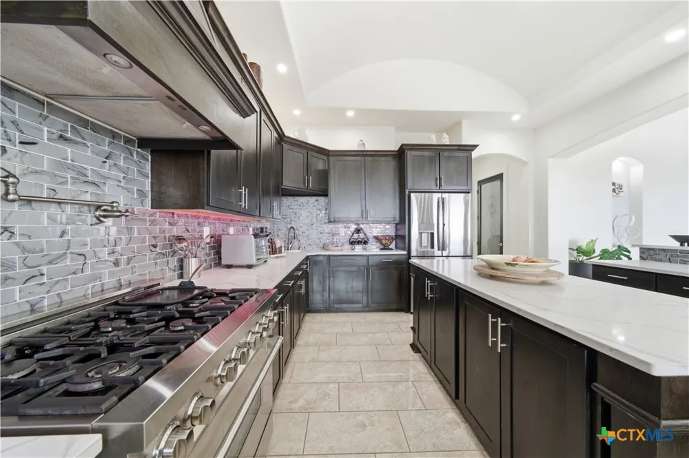 205 County Road 2727 Mico, TX 78056