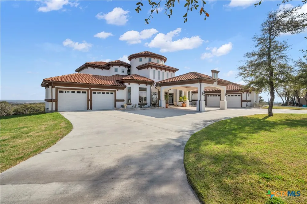 205 County Road 2727 Mico, TX 78056