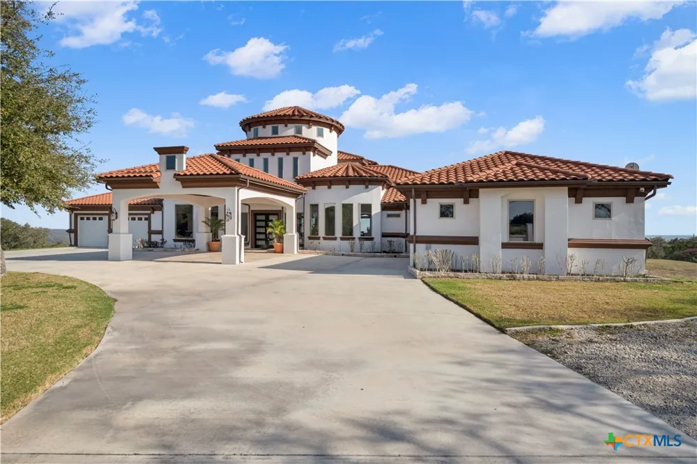 205 County Road 2727 Mico, TX 78056