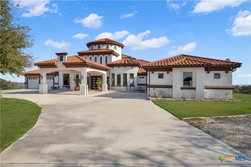 205 County Road 2727 Mico, TX 78056