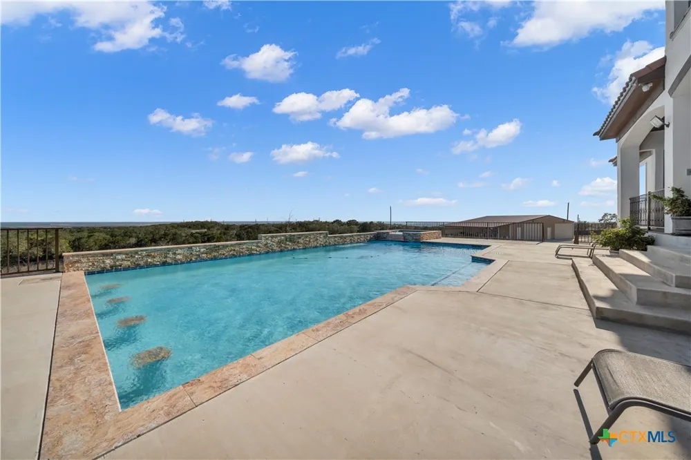 205 County Road 2727 Mico, TX 78056