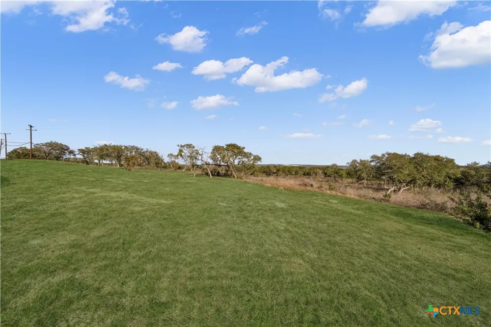 205 County Road 2727 Mico, TX 78056