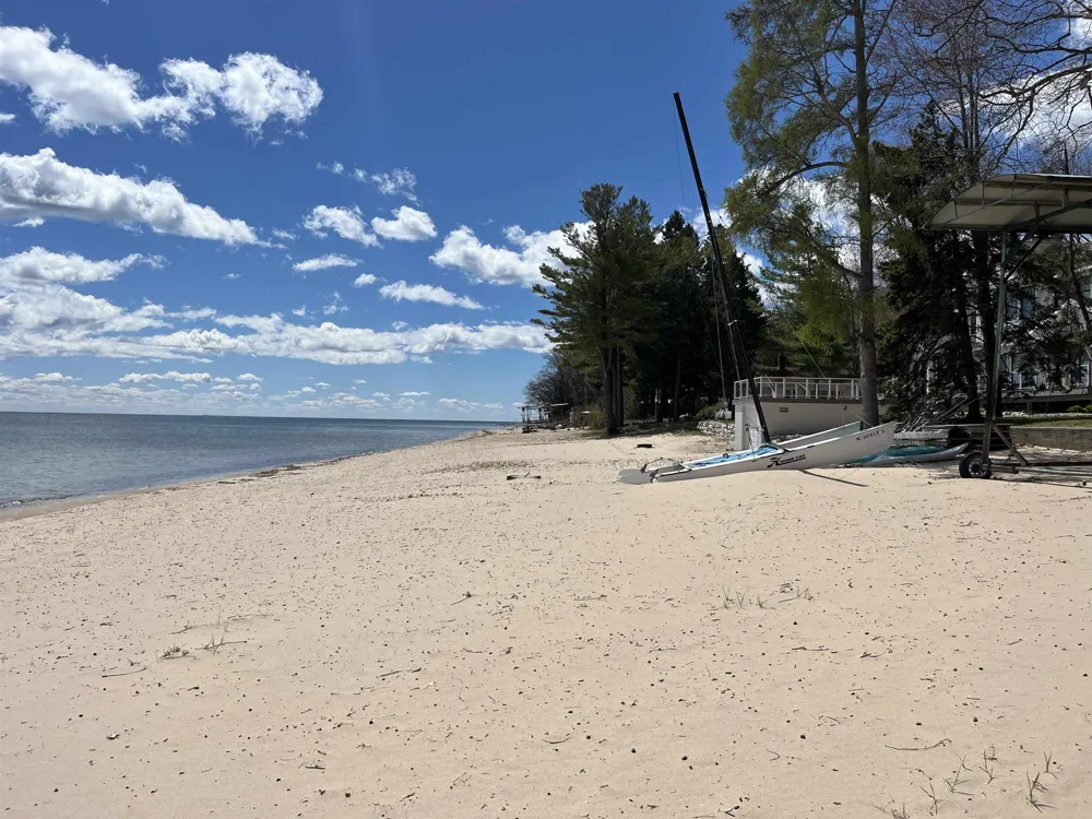 1024 Huron Whitney Township, MI 48763