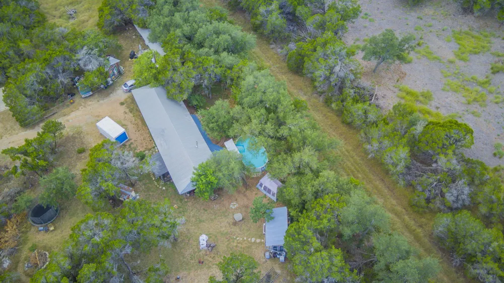 210 W Lakeshore Drive Dripping Springs, TX 78620
