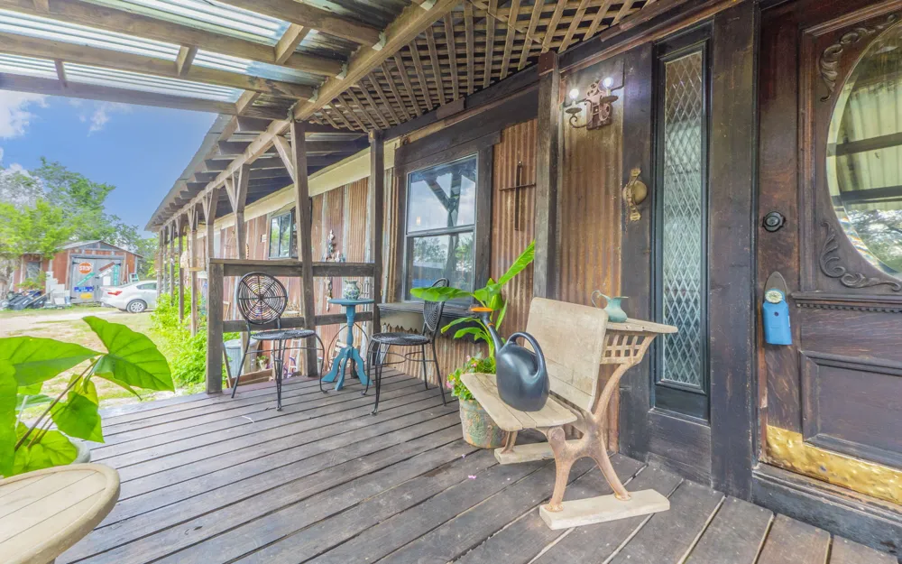 210 W Lakeshore Drive Dripping Springs, TX 78620