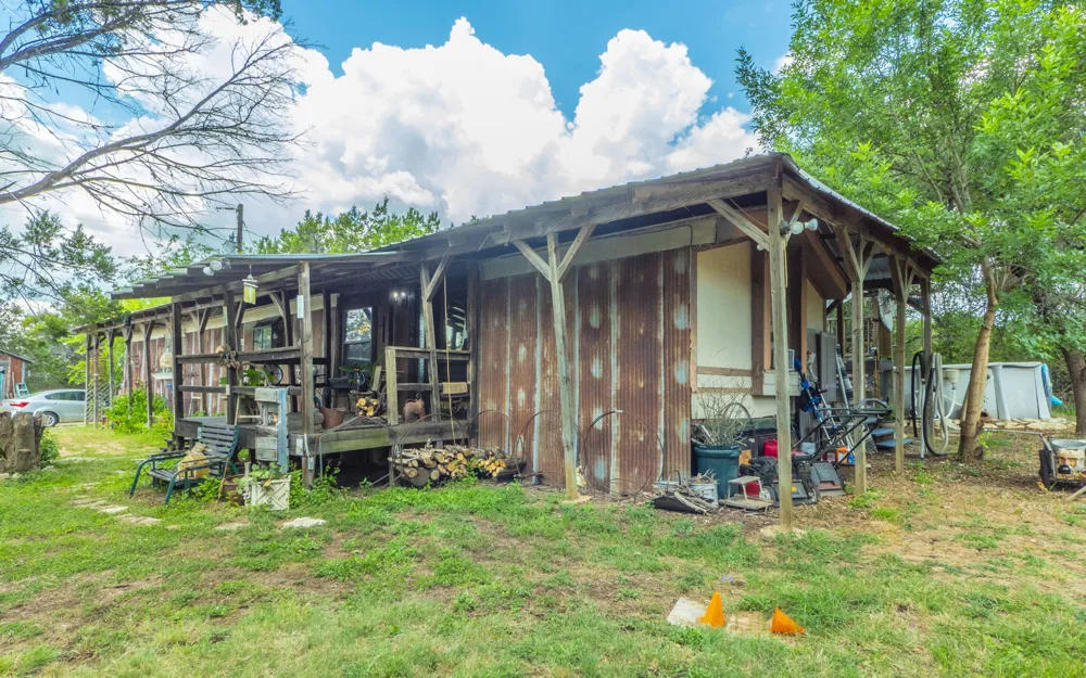 210 W Lakeshore Drive Dripping Springs, TX 78620