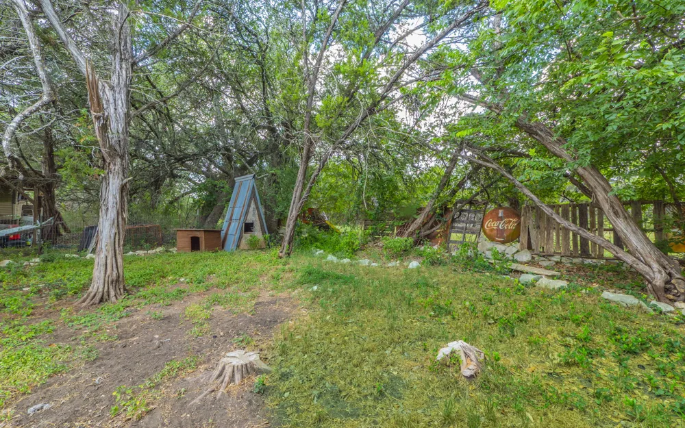 210 W Lakeshore Drive Dripping Springs, TX 78620