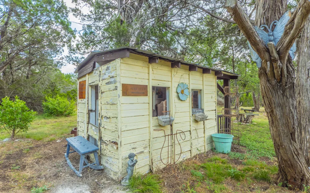 210 W Lakeshore Drive Dripping Springs, TX 78620